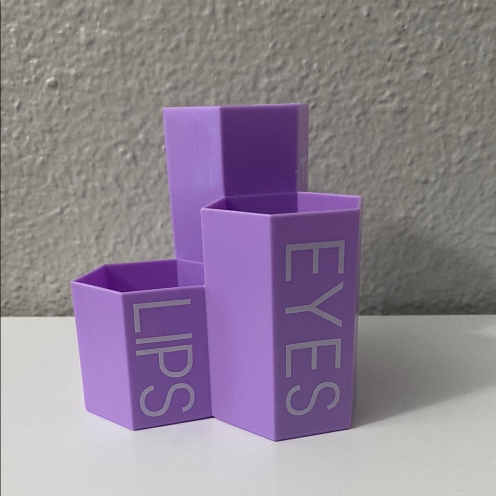 Lavender Cosmetic Organizer for Eyes & Lips - Unbranded